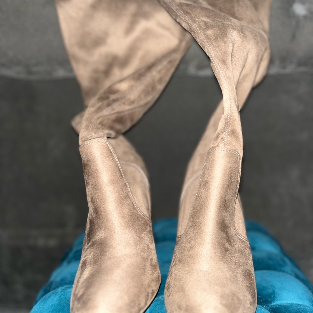 Elegant Tan Women's Boots
